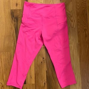 ZYIA hot pink light and tight capris size 4